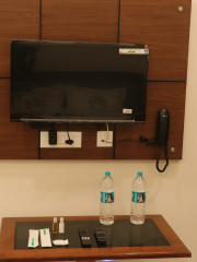 Clean En-suite Bathroom and Sanitary Facilities